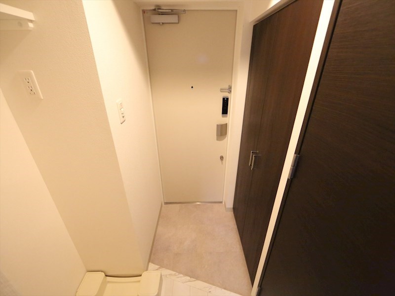 エステムコート名古屋新栄IIIグローリィ 玄関