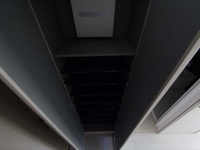NEO JAPANESQUE出来町 玄関