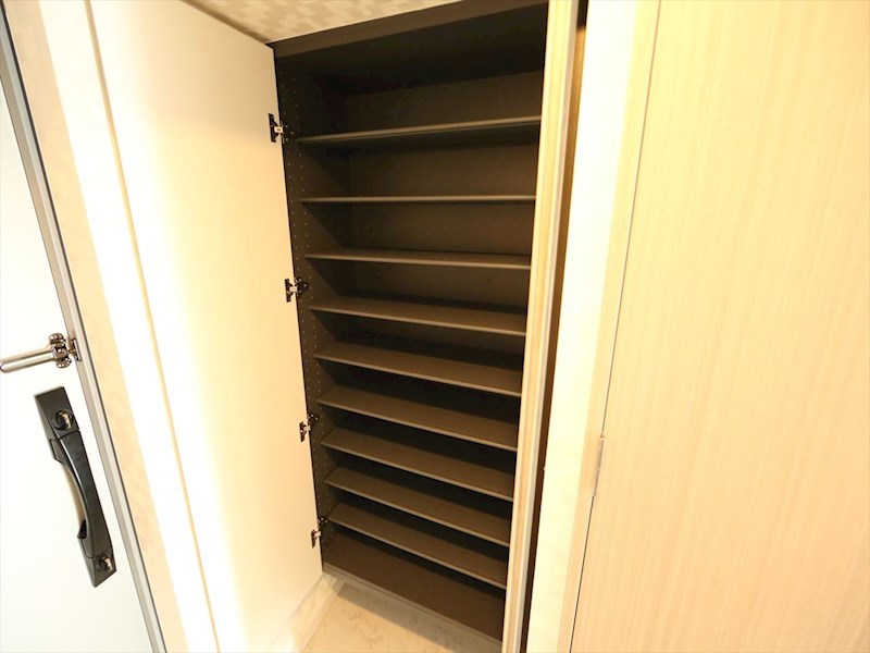 Ｓ－ＲＥＳＩＤＥＮＣＥ金山ＷＥＳＴ 玄関