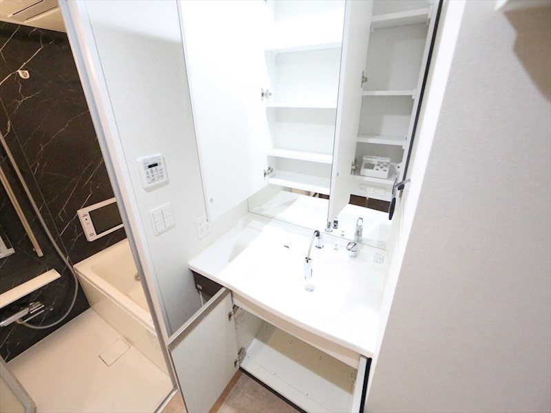 ＲＥＳＩＤＥＮＣＥ丸の内七間町 洗面所