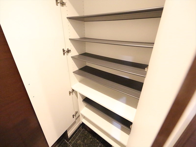 ＲＥＳＩＤＥＮＣＥ丸の内七間町 玄関