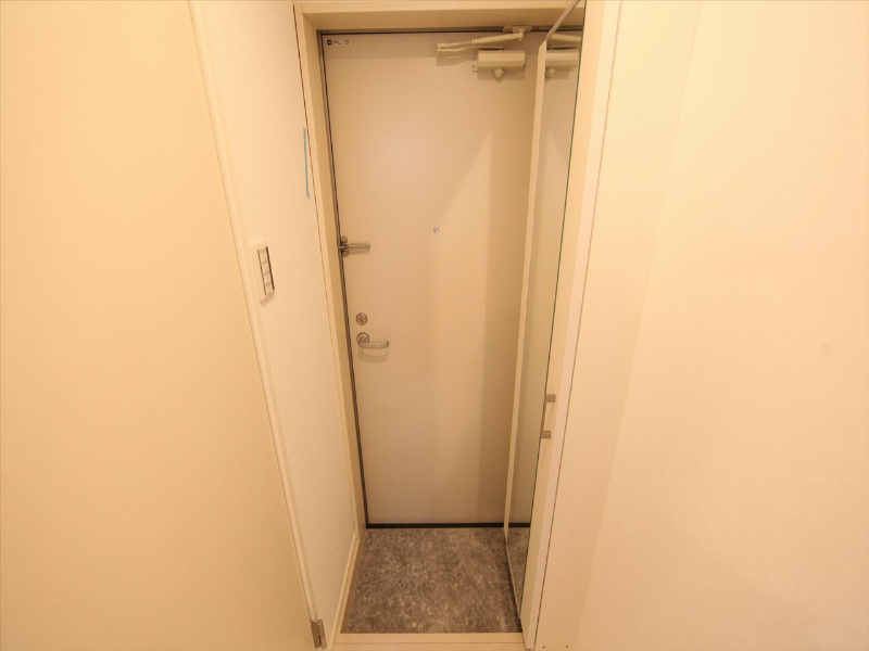スカイヒル新栄 玄関