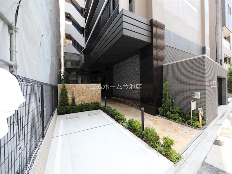 S-RESIDENCE高岳駅前awake エントランス
