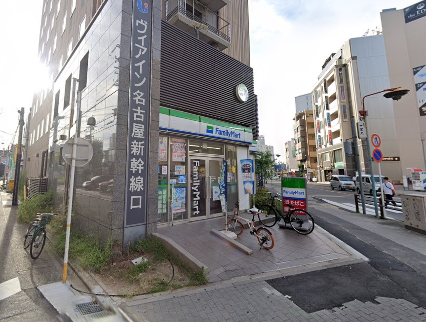 プレサンス名古屋ＳＴＡＴＩＯＮザ・シティ コンビニ
