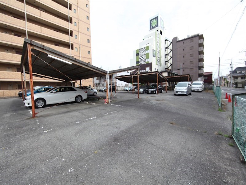 アーバンラックス今池 駐車場