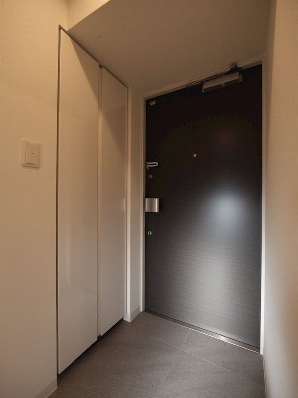 プログレッソ八田 玄関