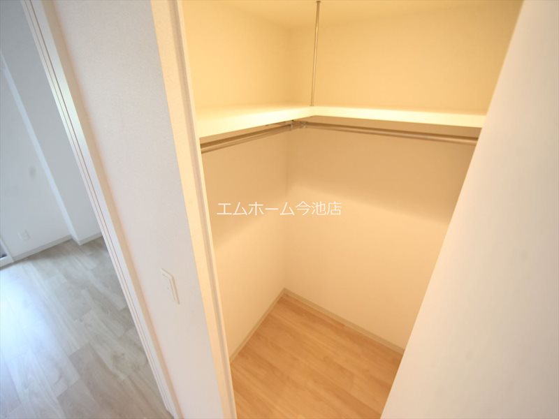 プレサンスジェネ葵 収納