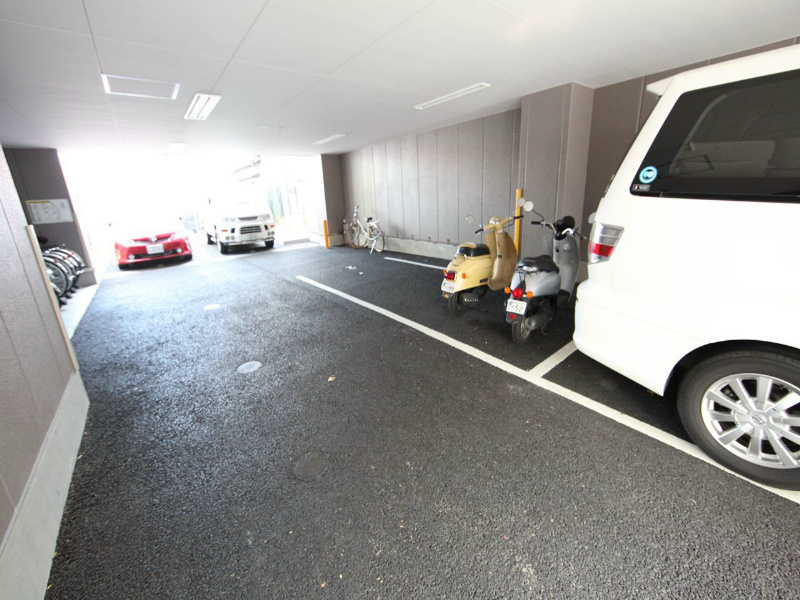 ガーディアン白金 駐車場