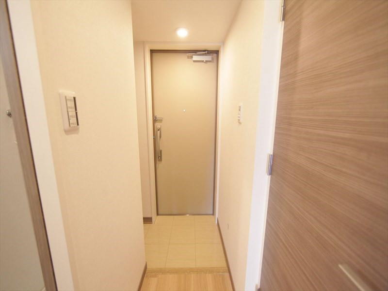 ＡＭＢＥＲ ＨＯＵＳＥ Ｈｏｒｉｔａ 玄関