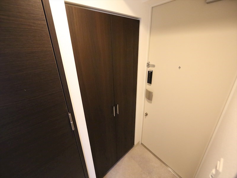 エステムコート名古屋新栄IIIグローリィ 玄関