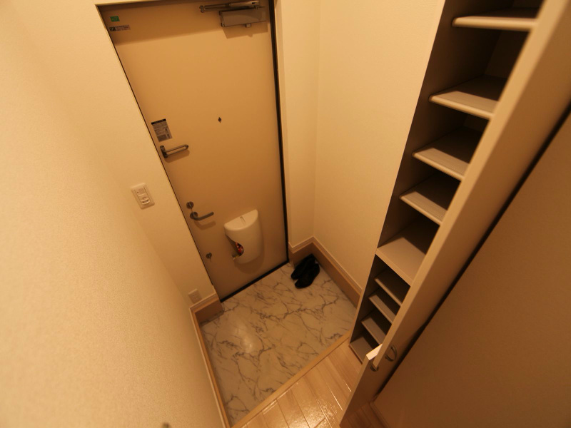 ラフィネコート 玄関