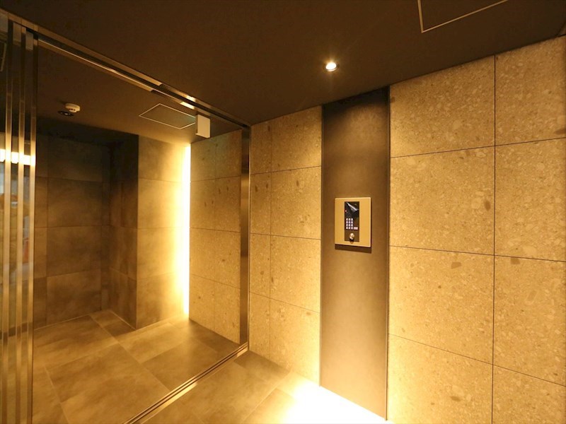 ＢＬＥＳＴＯＮ ＣＯＵＲＴ ＫＡＮＡＹＡＭＡ エントランス