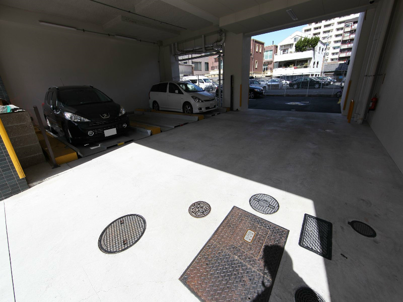セントレイクセレブ代官町 駐車場