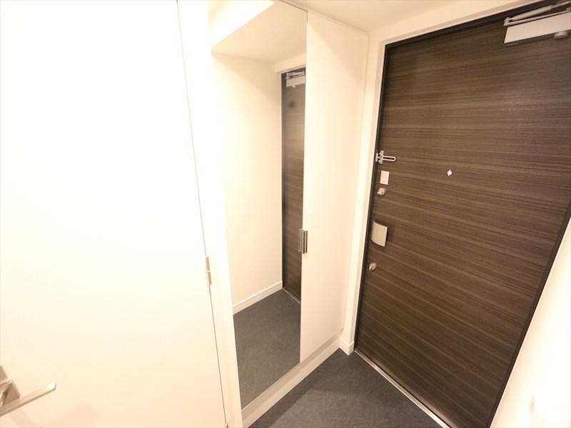 プレサンスＴＨＥ久屋大通レジェンド 玄関