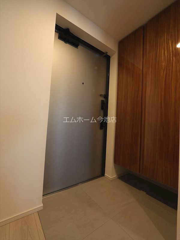 S-RESIDENCE堀田North（ノース） 玄関