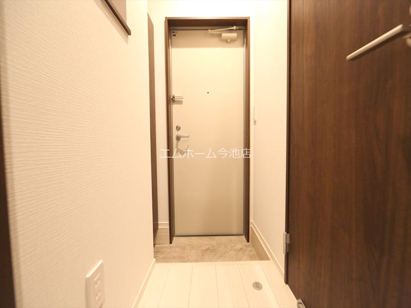 GRANDTIC志賀本通南 玄関