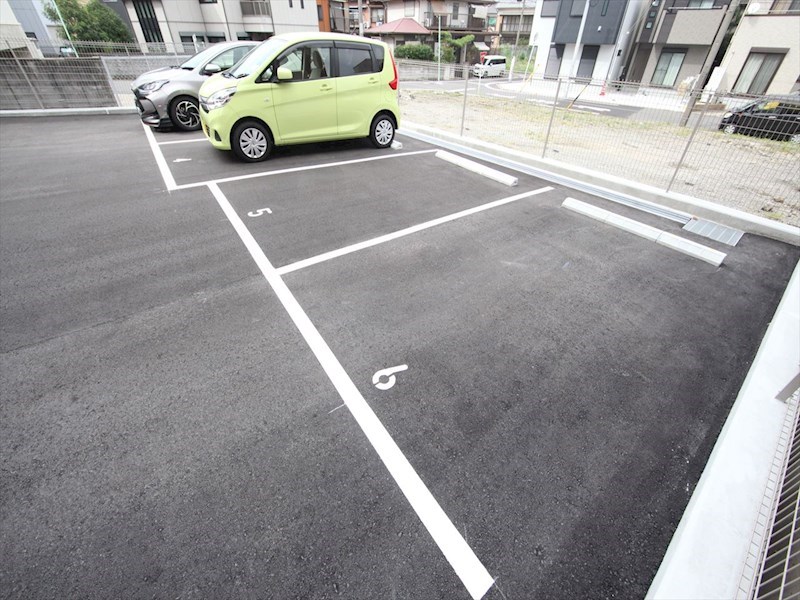 パルティール名西 駐車場