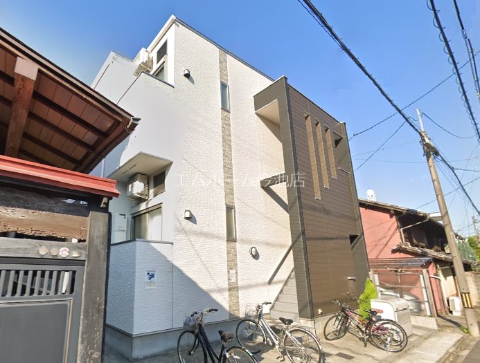 Eternal Court TSURUMAI 外観