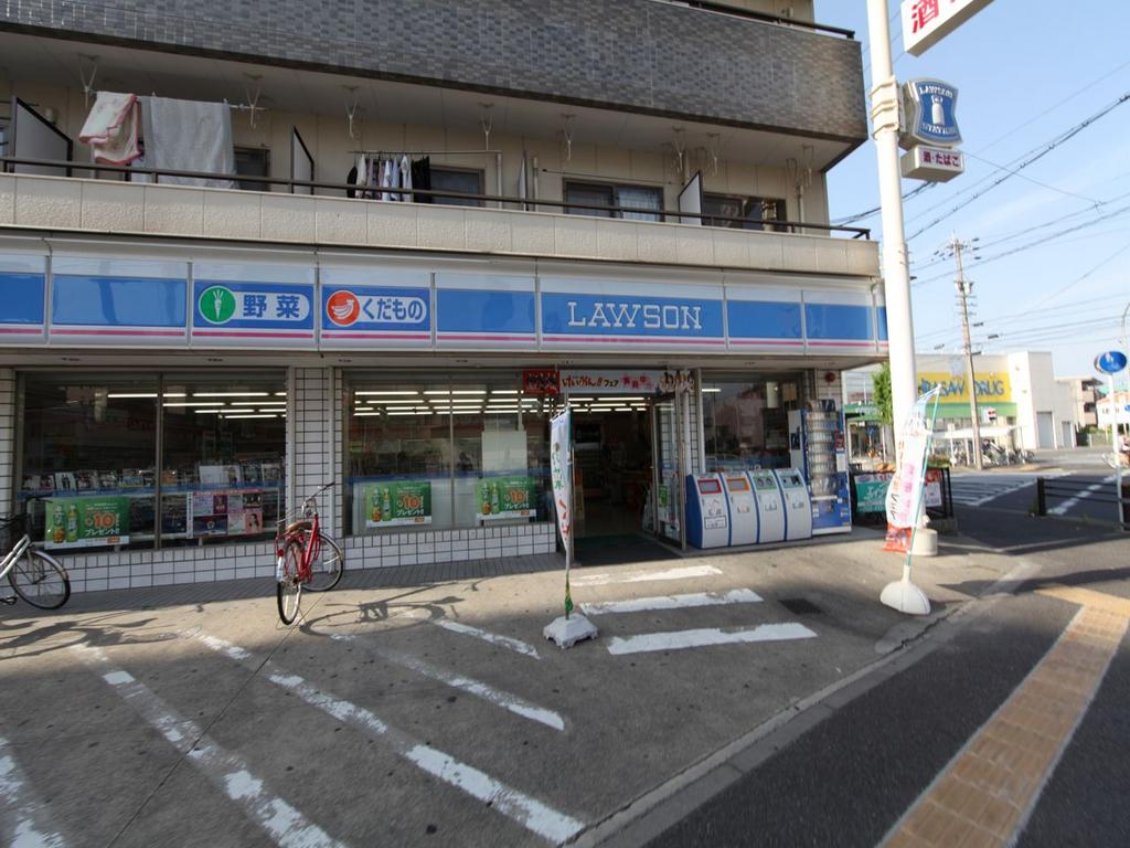 ブルームライフ八田駅前 コンビニ