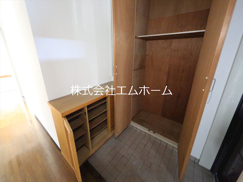 サンホワイト植田 玄関