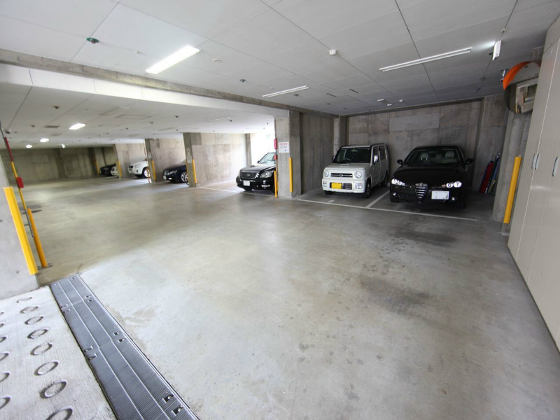 ＹＳ上前津 駐車場