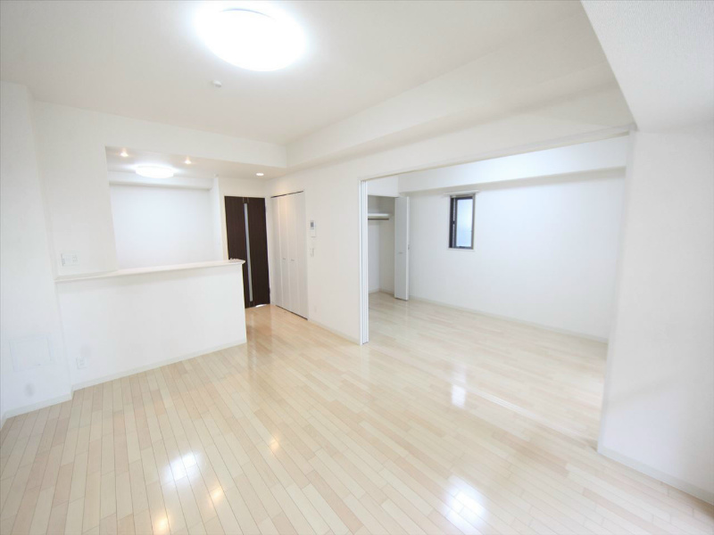 ラトゥール代官町 リビング
