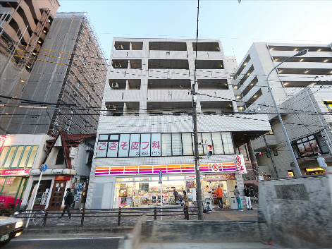 ＳＴ　ＰＬＡＺＡ　ＥＡＳＴ（エスティープラザイースト） コンビニ
