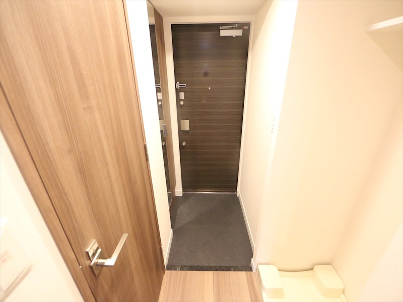 プレサンスＴＨＥ久屋大通レジェンド 玄関