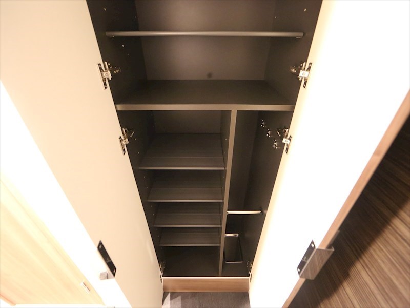 プレサンスＴＨＥ久屋大通レジェンド 玄関