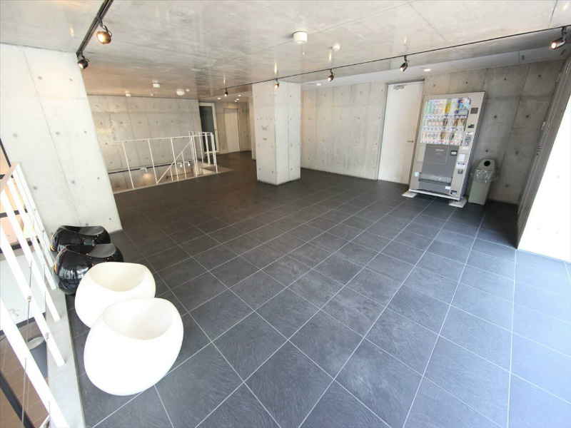 スクエア名駅南 ロビー