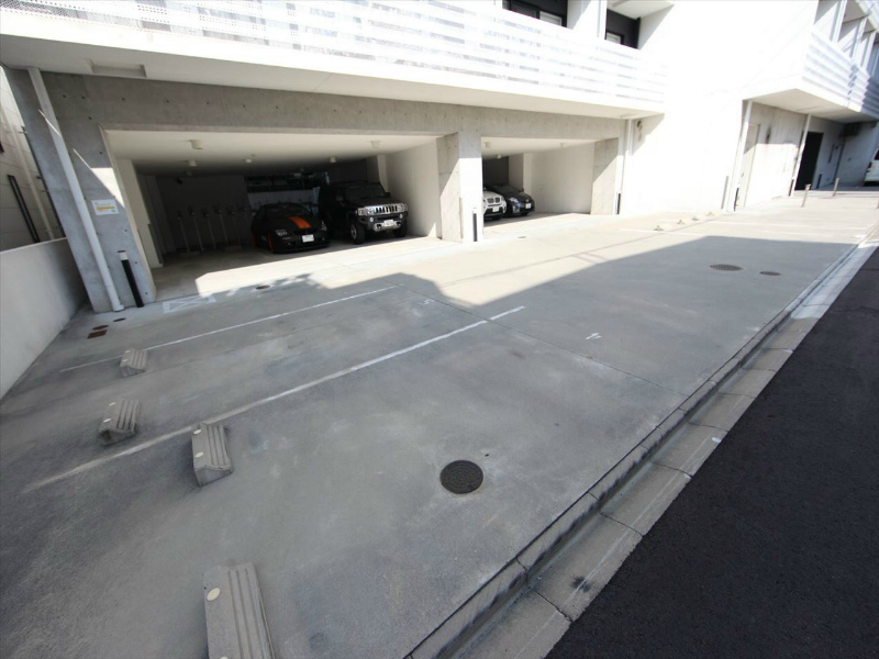 スクエア名駅南 駐車場