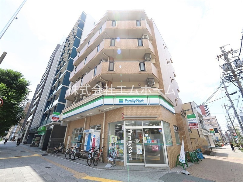 秀明館 外観