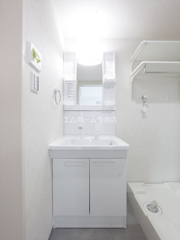 robot　home　新守山 洗面所