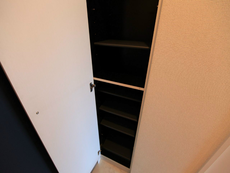 プロシード新栄 玄関