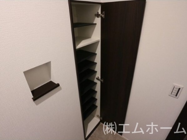 REGALEST浄心 玄関