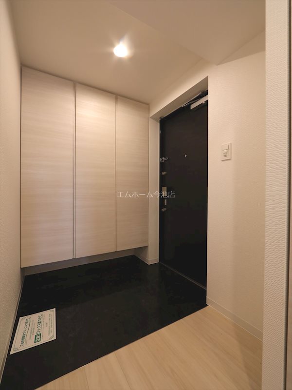 S-RESIDENCE葵Ⅱ 玄関
