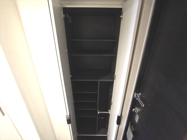 プレサンスジェネ新栄町駅前葵 玄関
