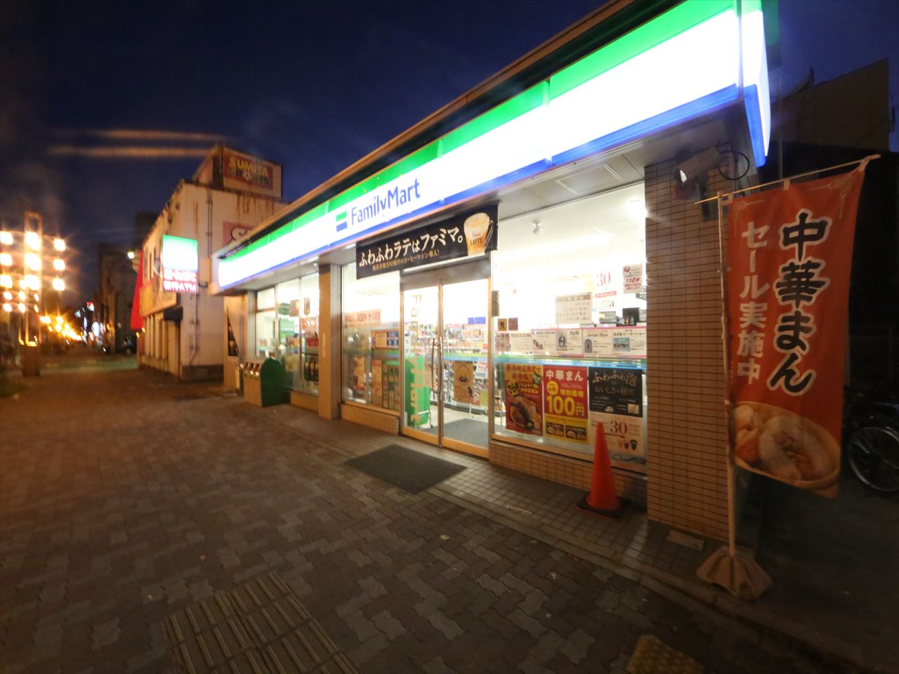 グランシャトゥ那古野 コンビニ