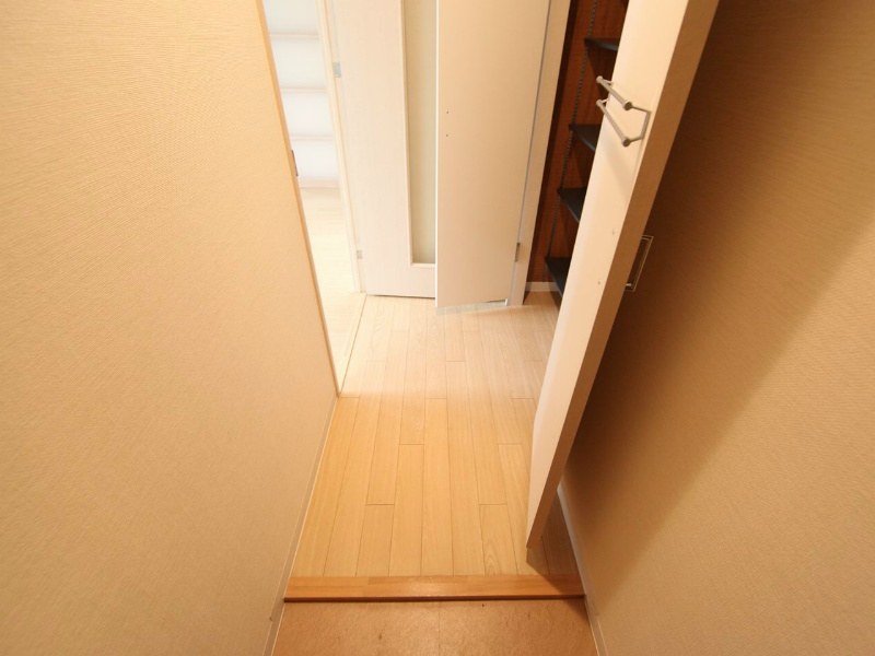 サンエスケーイワタ丸の内 玄関