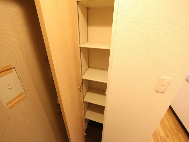 パルティール上前津 玄関