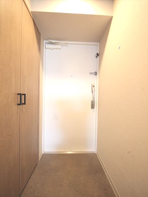 ルーエ今池 玄関