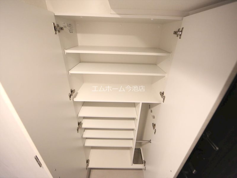 エスリード名城公園プライム 玄関