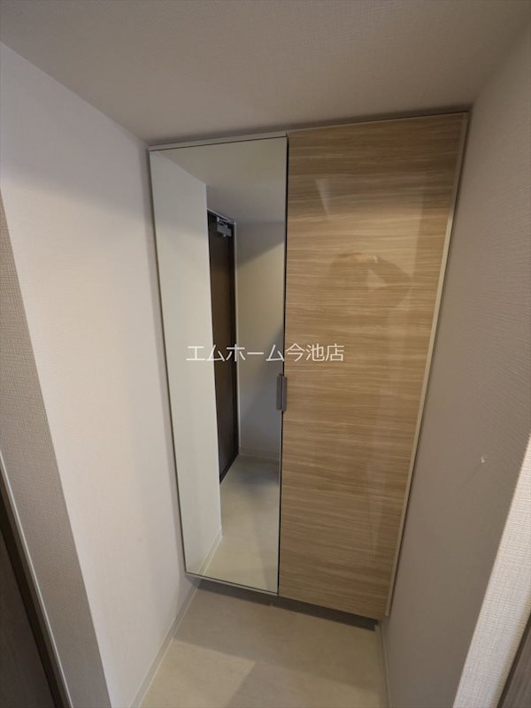 エスリード泉プレステージ 玄関