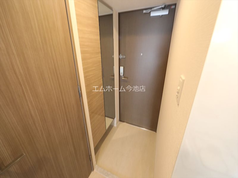 エスリード泉プレステージ 玄関