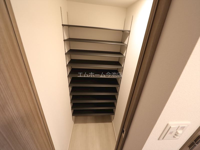 S-RESIDENCE黒川本通一丁目 玄関