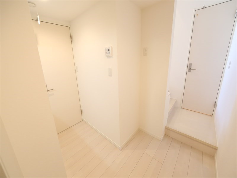 コンフォルタ杉村 玄関