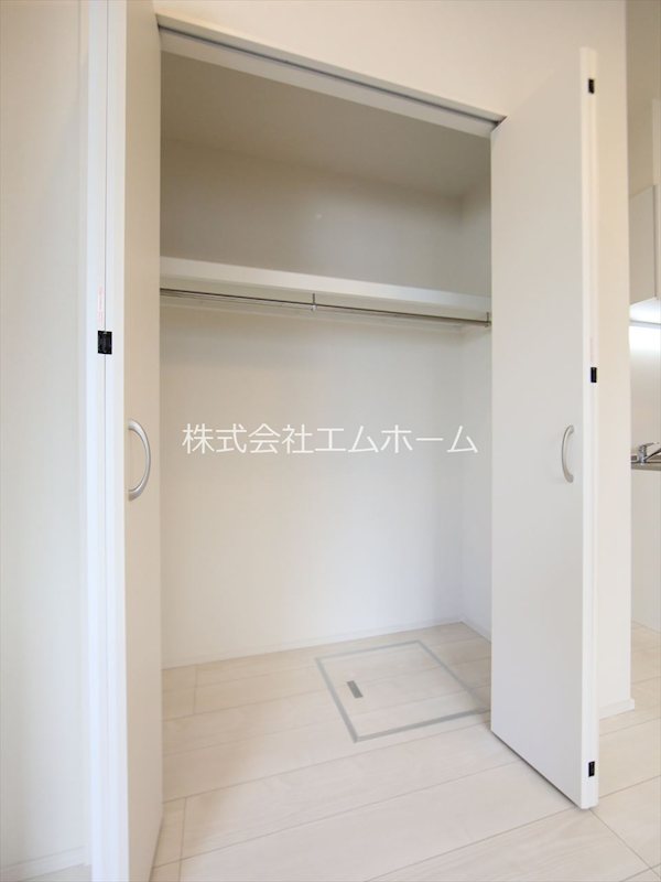 ハーモニーテラス靖国町Ｖ 収納