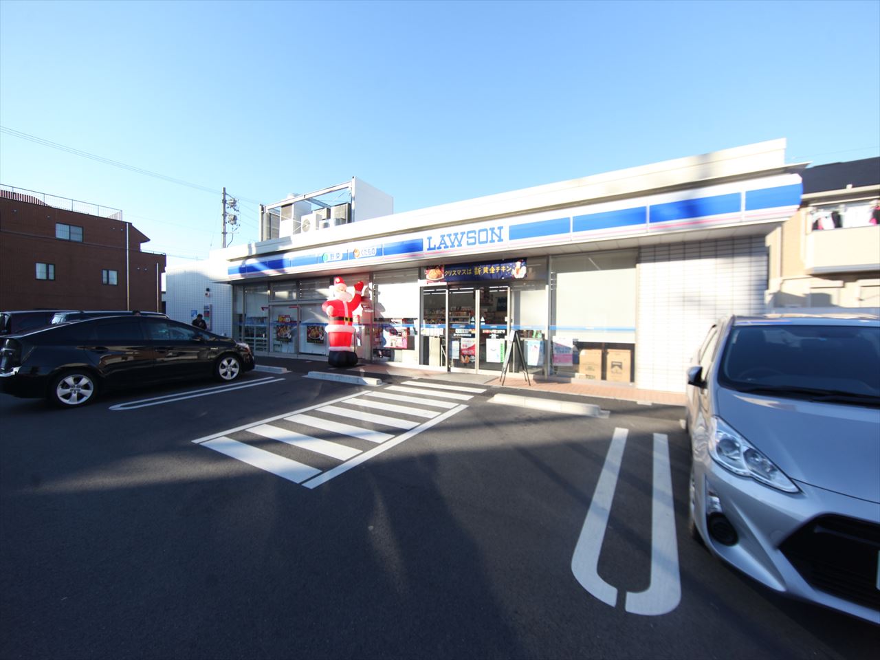 ハーモニーテラス靖国町Ｖ コンビニ
