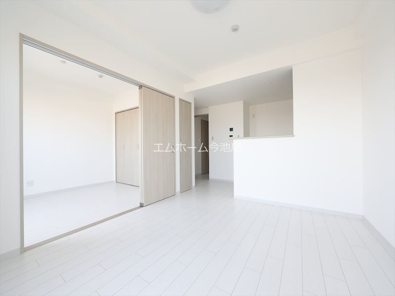 THE RESIDENCE SAKURAYAMA WEST リビング