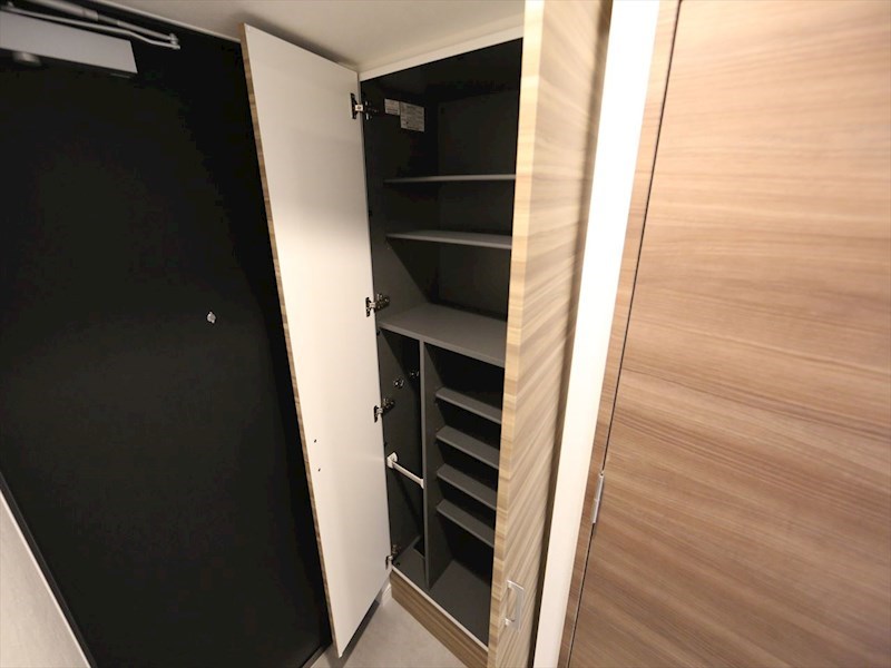 メイクス矢場町 玄関